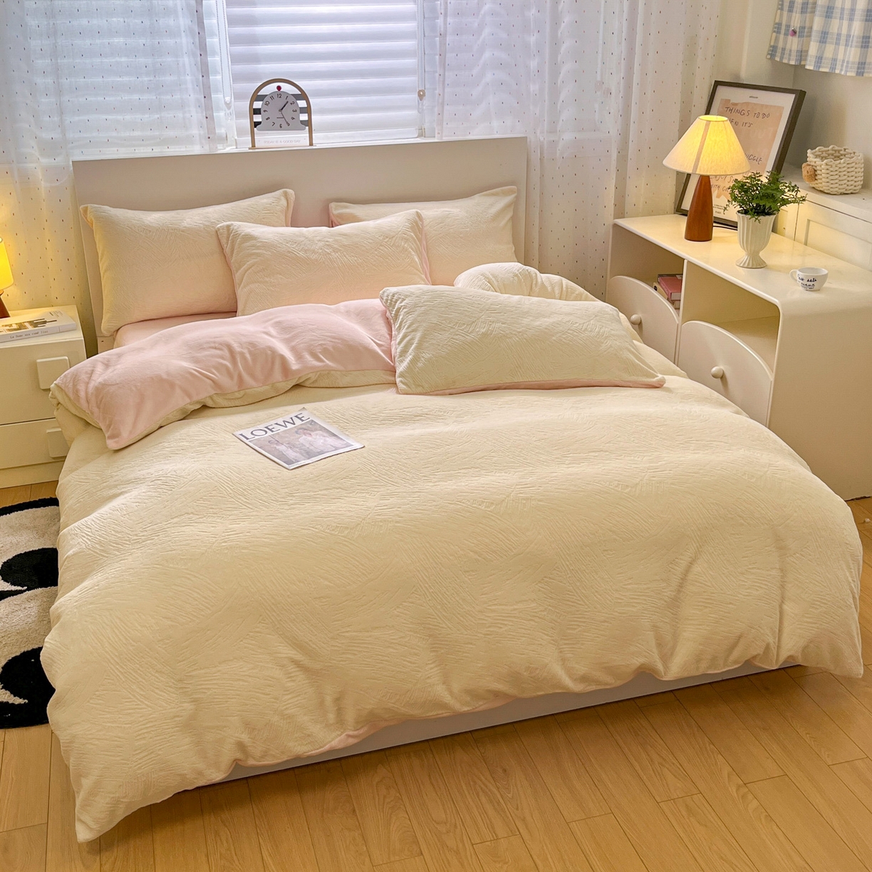 91家纺网 家纺一手货源 找家纺 如一 2025新款3D雕花牛奶绒四件套第三批 肌理纹-白粉