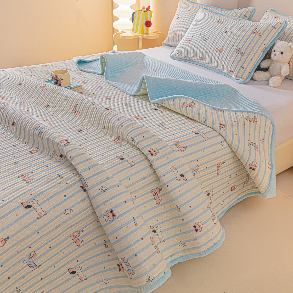 91家纺网 家纺一手货源 找家纺 恒尚居 2025新款全棉牛奶绒床盖四季可用纯棉夹棉床单床褥垫三件套-秋冬款系列一 机灵旺仔【A纯棉-B牛奶绒】