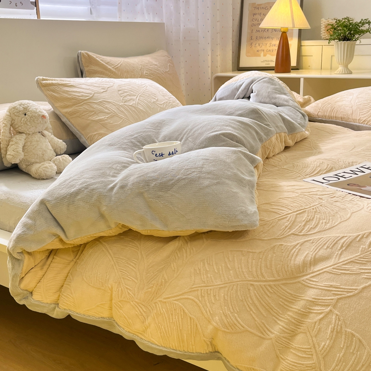 91家纺网 家纺一手货源 找家纺 如一 2025新款3D雕花牛奶绒四件套第三批 芭蕉叶-杏