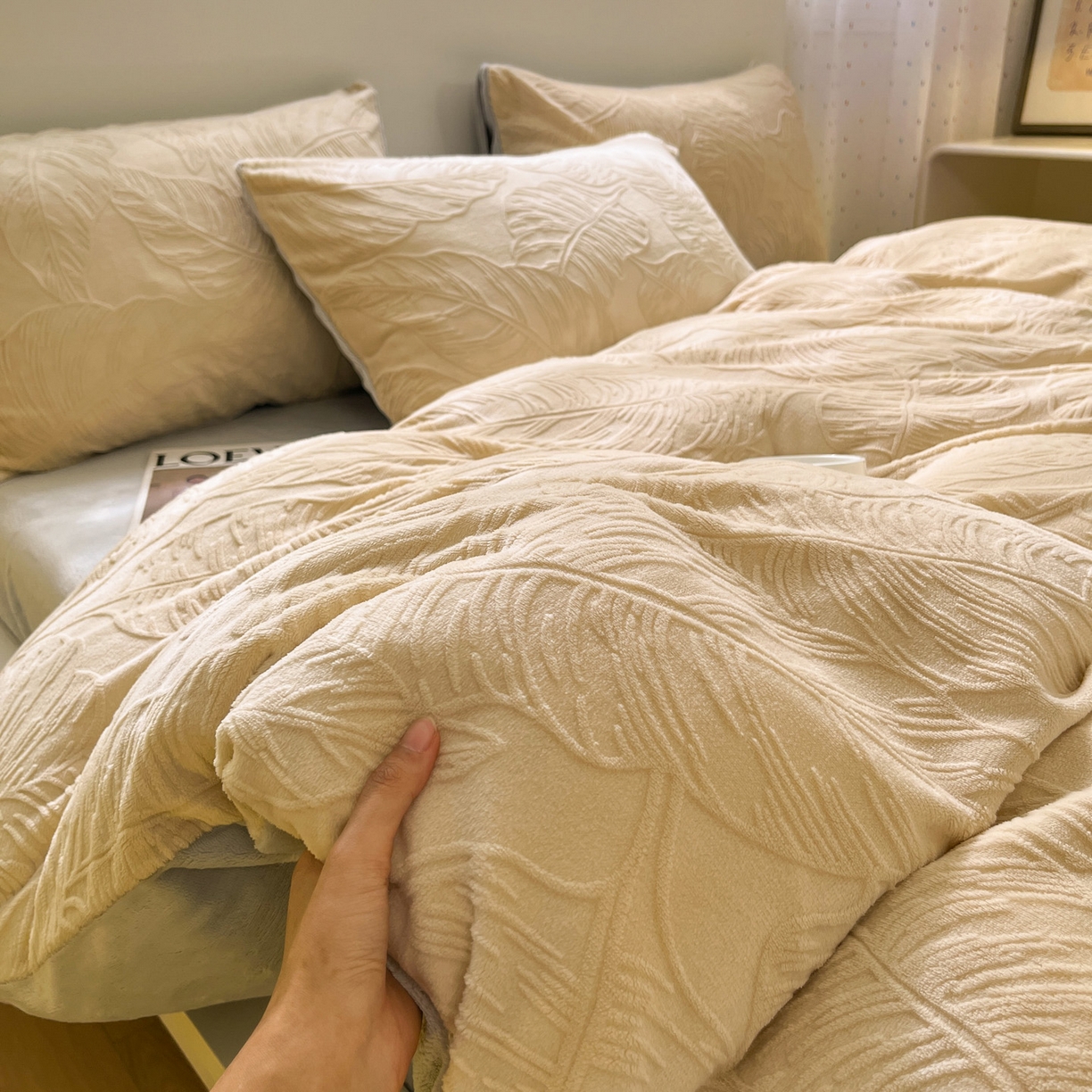 91家纺网 家纺一手货源 找家纺 如一 2025新款3D雕花牛奶绒四件套第三批 芭蕉叶-杏