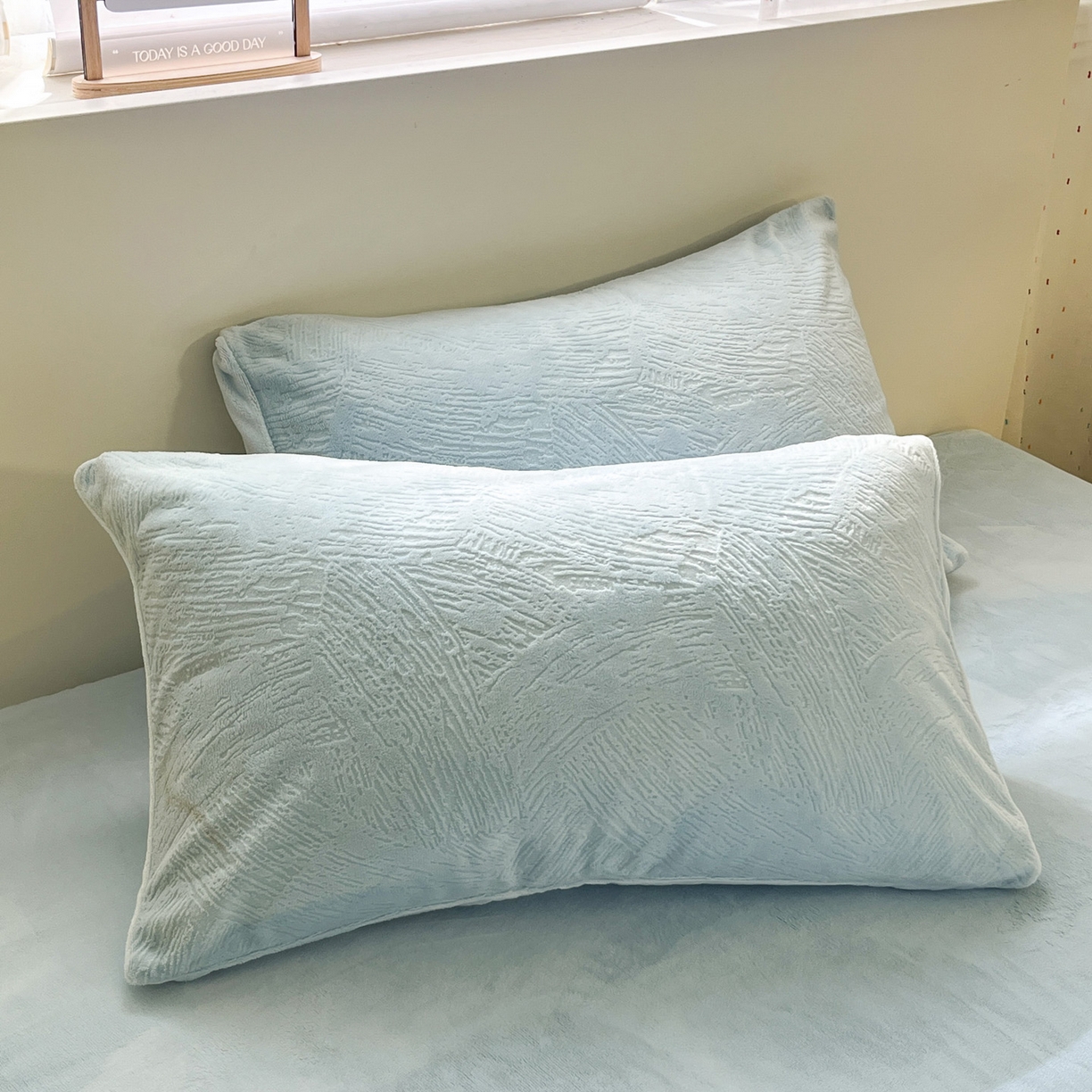 91家纺网 家纺一手货源 找家纺 如一 2025新款3D雕花牛奶绒四件套第三批 肌理纹-蓝