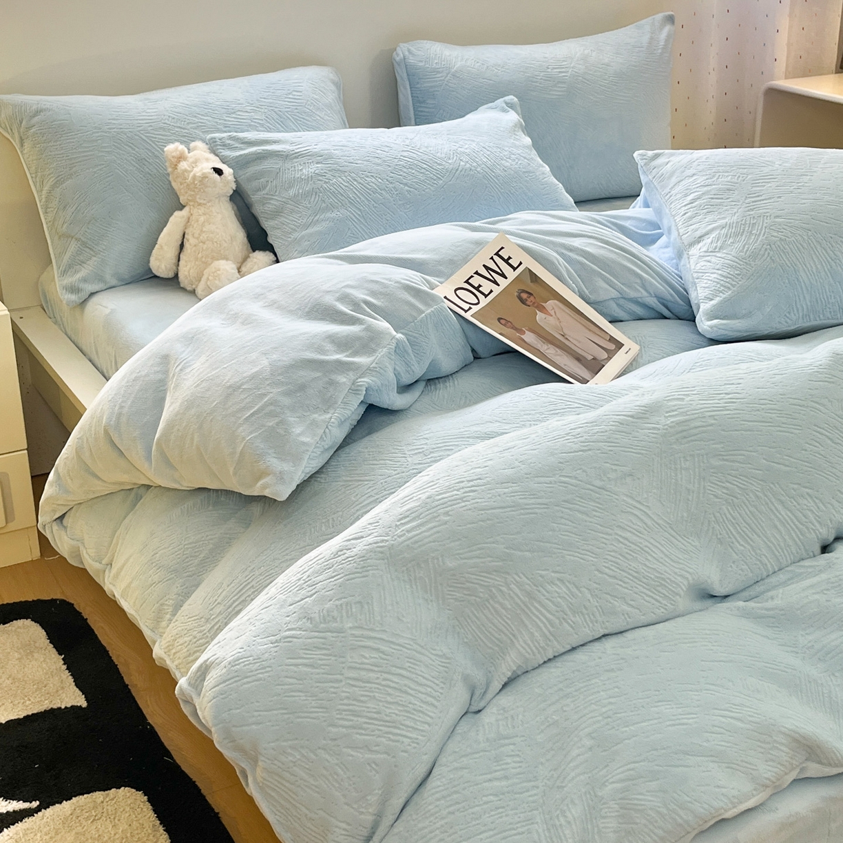 91家纺网 家纺一手货源 找家纺 如一 2025新款3D雕花牛奶绒四件套第三批 肌理纹-蓝