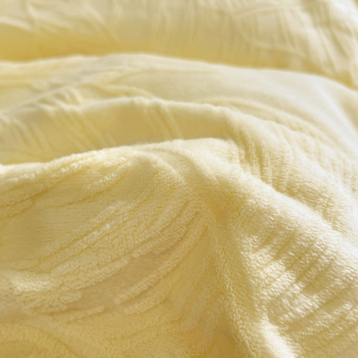 91家纺网 家纺一手货源 找家纺 如一 2025新款3D雕花牛奶绒四件套第三批 芭蕉叶-黄