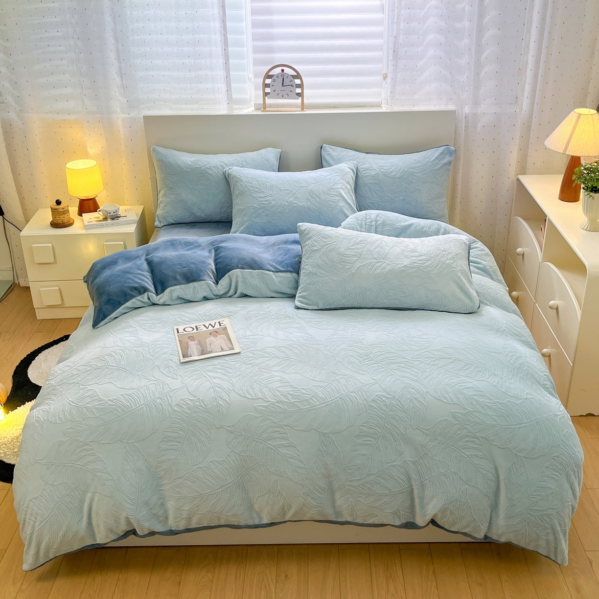 91家纺网 家纺一手货源 找家纺 如一 2025新款3D雕花牛奶绒四件套第三批 芭蕉叶-蓝