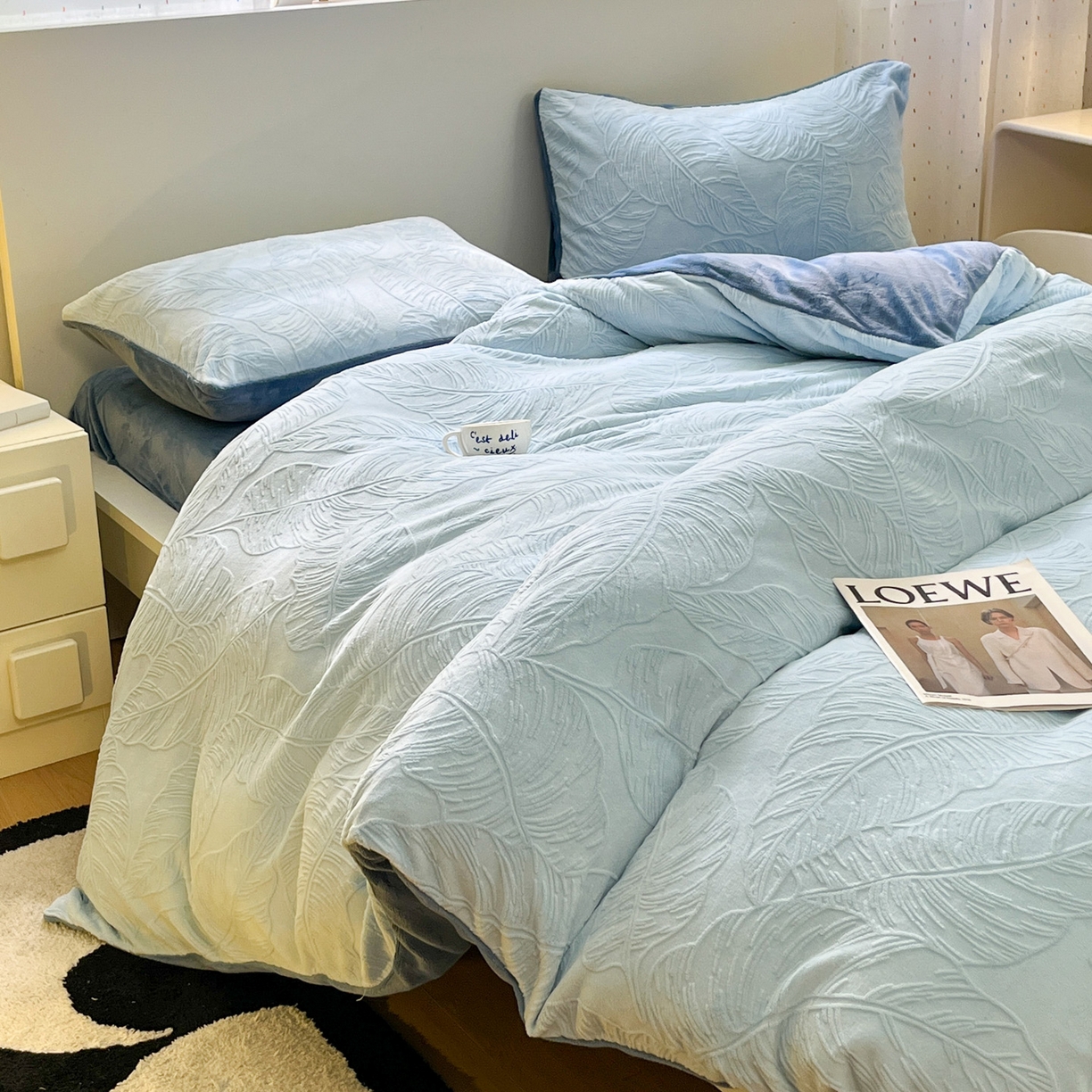 91家纺网 家纺一手货源 找家纺 如一 2025新款3D雕花牛奶绒四件套第三批 芭蕉叶-蓝