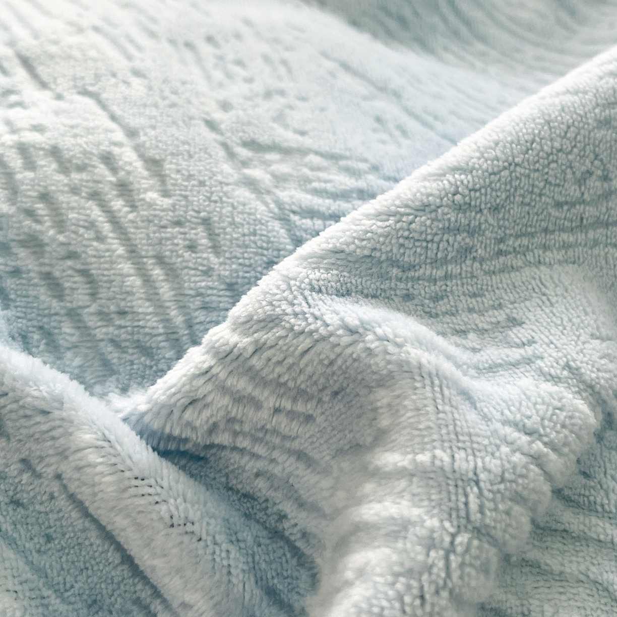 91家纺网 家纺一手货源 找家纺 如一 2025新款3D雕花牛奶绒四件套第三批 肌理纹-蓝