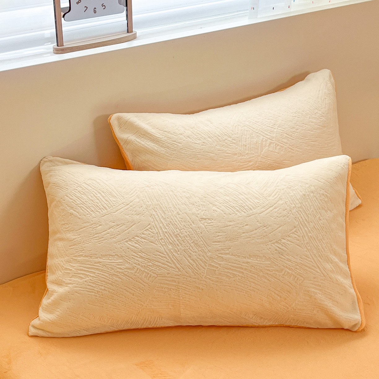 91家纺网 家纺一手货源 找家纺 如一 2025新款3D雕花牛奶绒四件套第三批 肌理纹-白橘