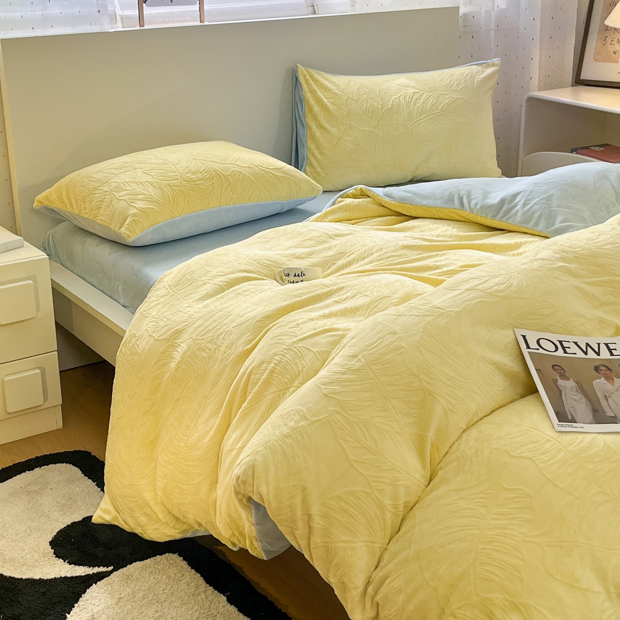 91家纺网 家纺一手货源 找家纺 如一 2025新款3D雕花牛奶绒四件套第三批 芭蕉叶-黄