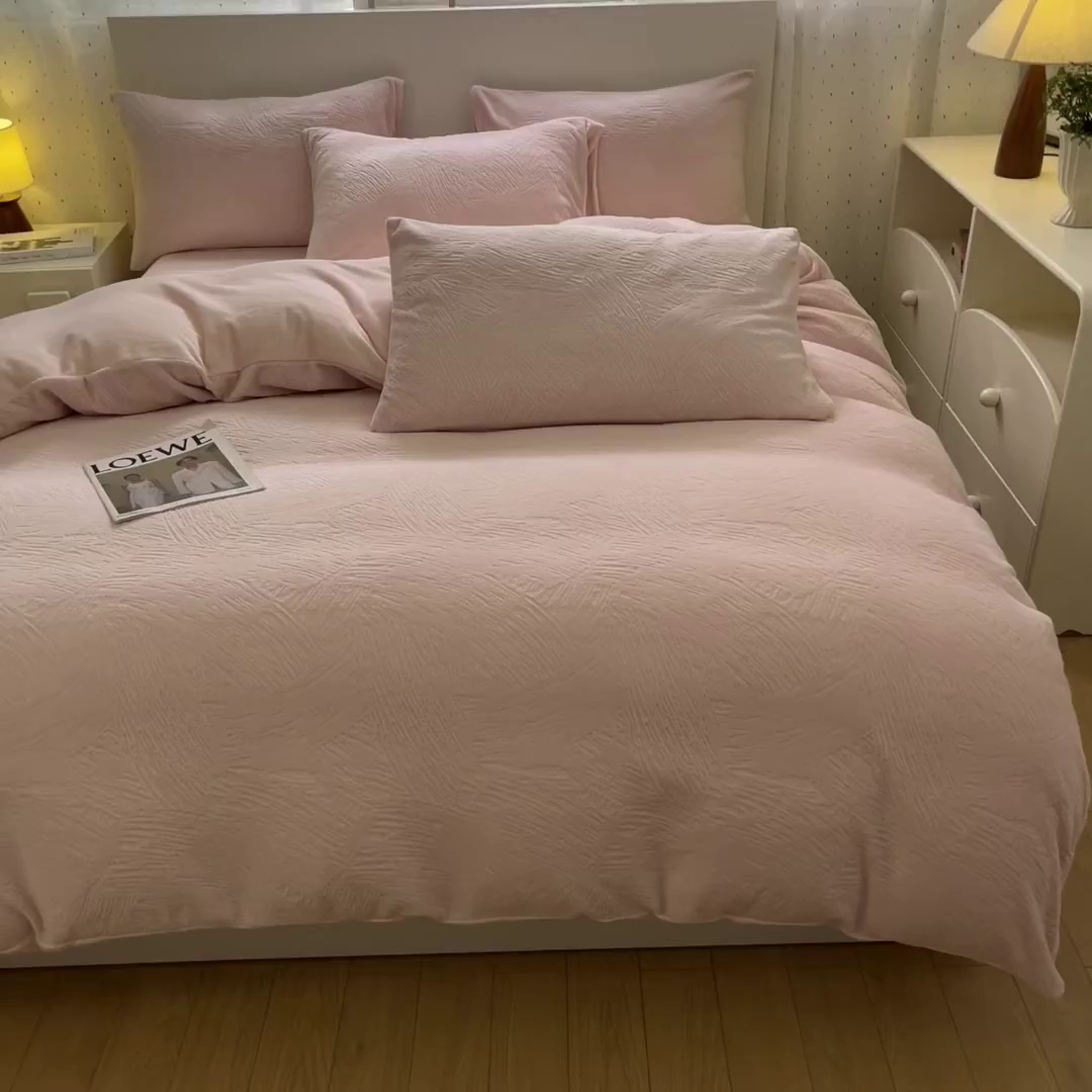 91家纺网 家纺一手货源 找家纺 如一 2025新款3D雕花牛奶绒四件套第三批 肌理纹-粉