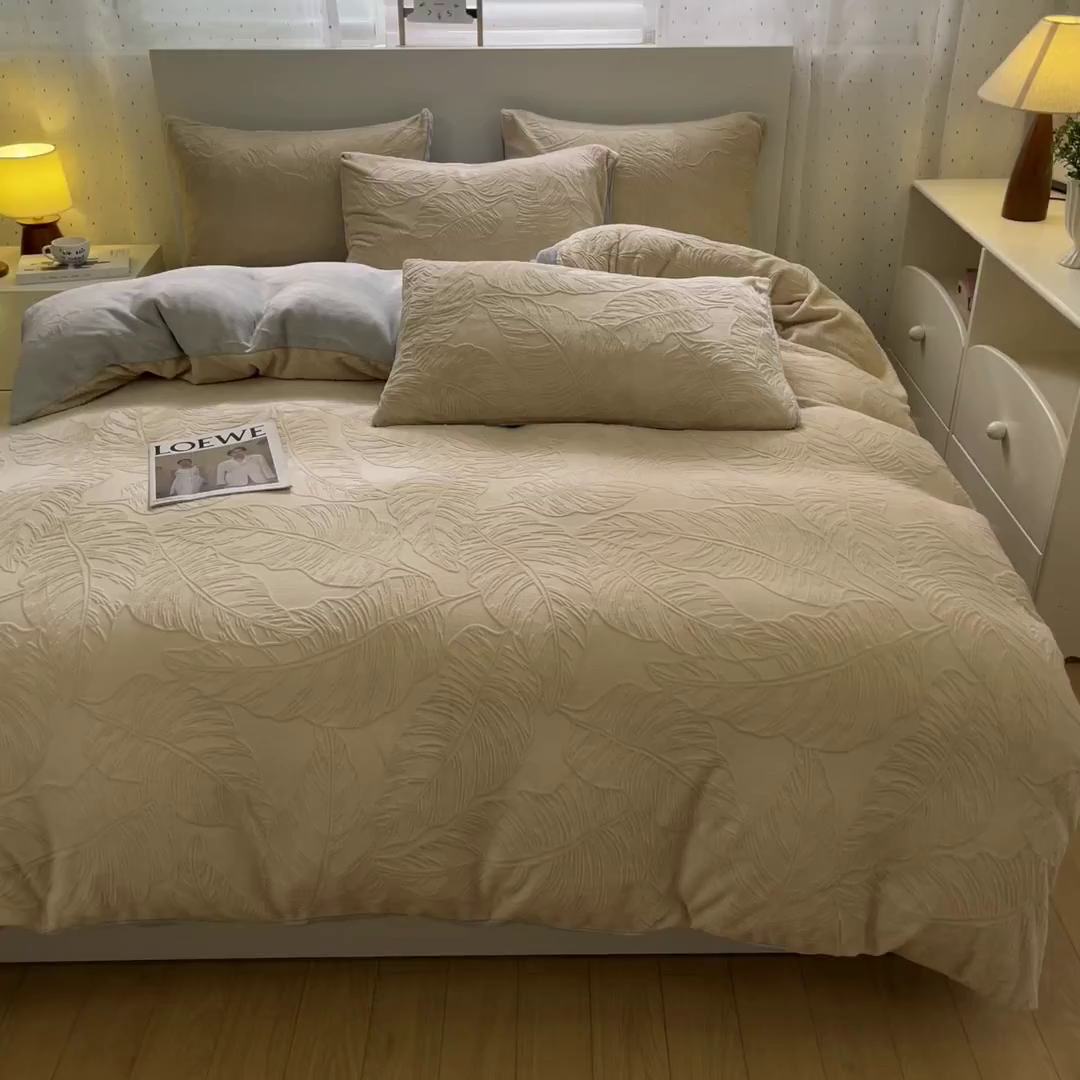 91家纺网 家纺一手货源 找家纺 如一 2025新款3D雕花牛奶绒四件套第三批 芭蕉叶-杏