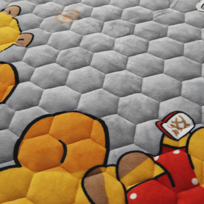 91家纺网 家纺一手货源 找家纺 情煊家纺 2025新款保暖牛奶绒夹棉床笠-花边款 大力熊