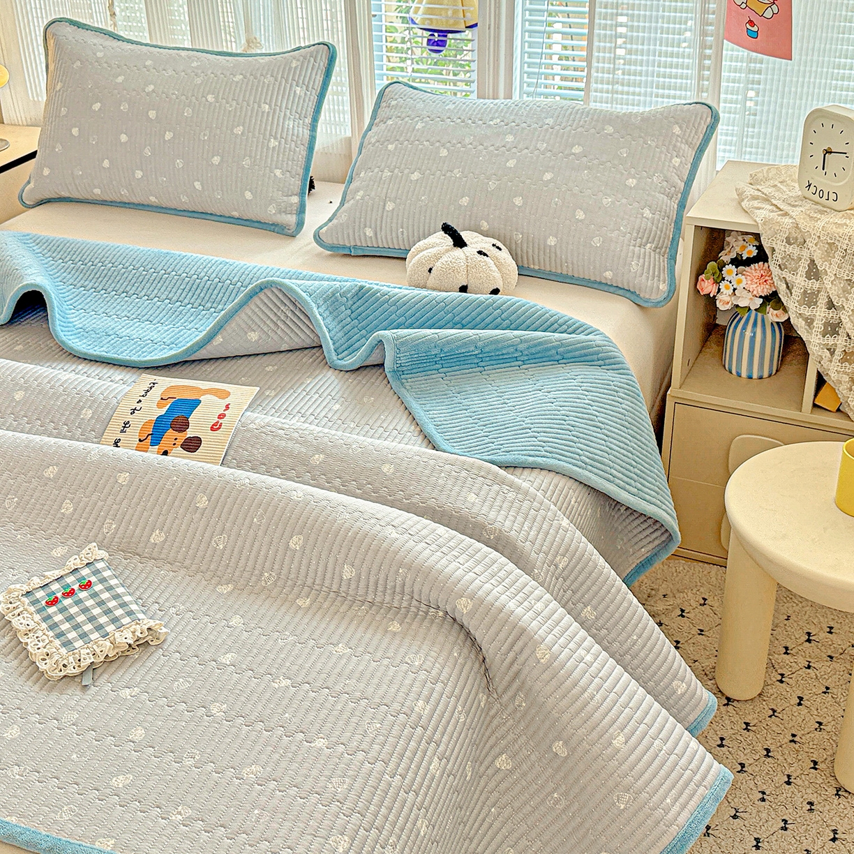 91家纺网 家纺一手货源 找家纺 恒尚居 2025新款全棉牛奶绒床盖四季可用纯棉夹棉床单床褥垫三件套-秋冬款系列一 南瓜点点【A纯棉-B牛奶绒】