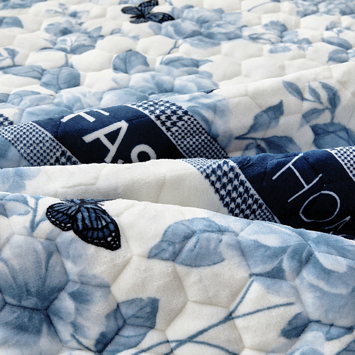 91家纺网 家纺一手货源 找家纺 情煊家纺 2025新款保暖牛奶绒夹棉床笠-花边款 蝶恋