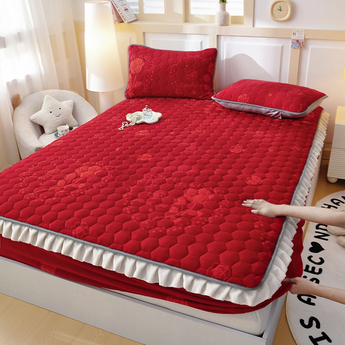 情煊家纺 2025新款保暖牛奶绒夹棉床笠-花边款 红玫瑰