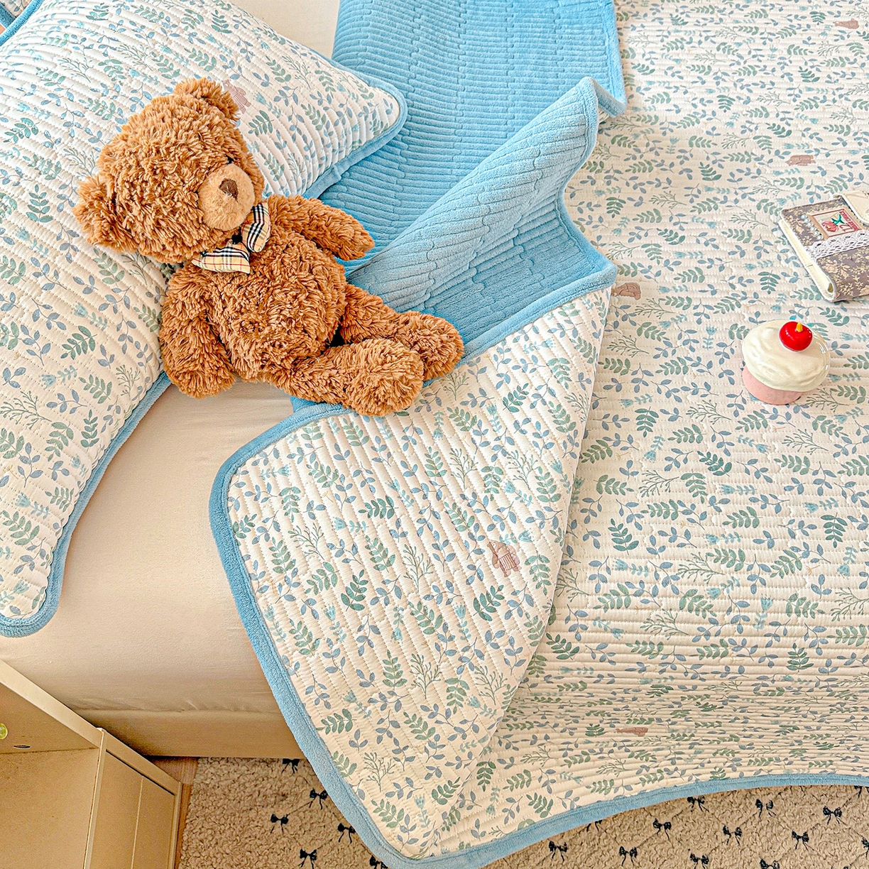 91家纺网 家纺一手货源 找家纺 恒尚居 2025新款全棉牛奶绒床盖四季可用纯棉夹棉床单床褥垫三件套-秋冬款系列一 绿野仙踪【A纯棉-B牛奶绒】