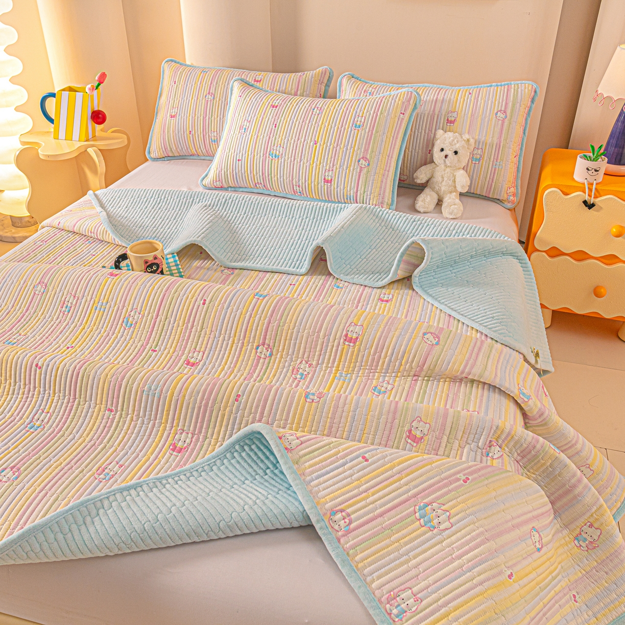 91家纺网 家纺一手货源 找家纺 恒尚居 2025新款全棉牛奶绒床盖四季可用纯棉夹棉床单床褥垫三件套-秋冬款系列一 彩虹猫【A纯棉-B牛奶绒】