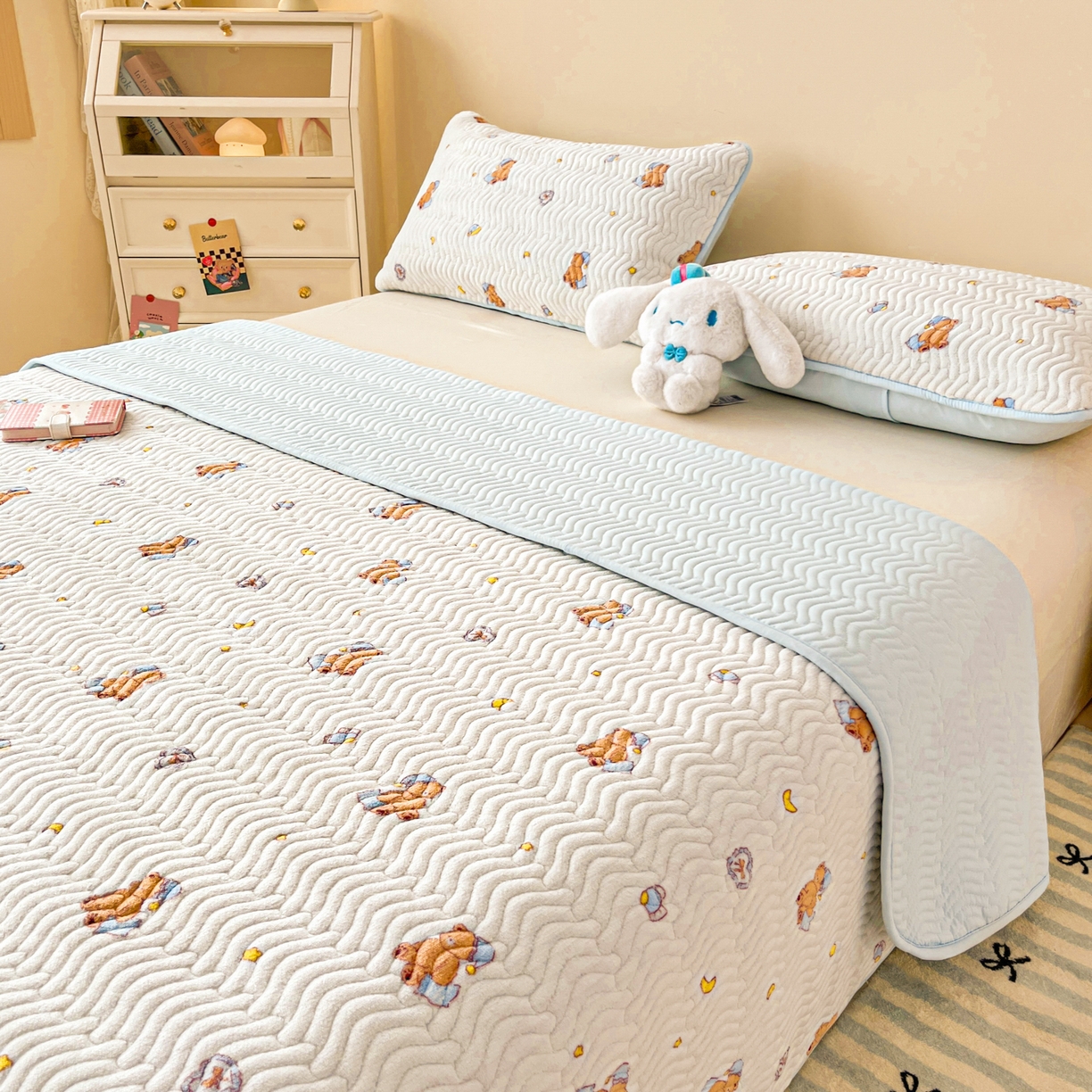 91家纺网 家纺一手货源 找家纺 蓝极人 2025新款牛奶绒印花床盖四季通用 床盖-暖熊星芒