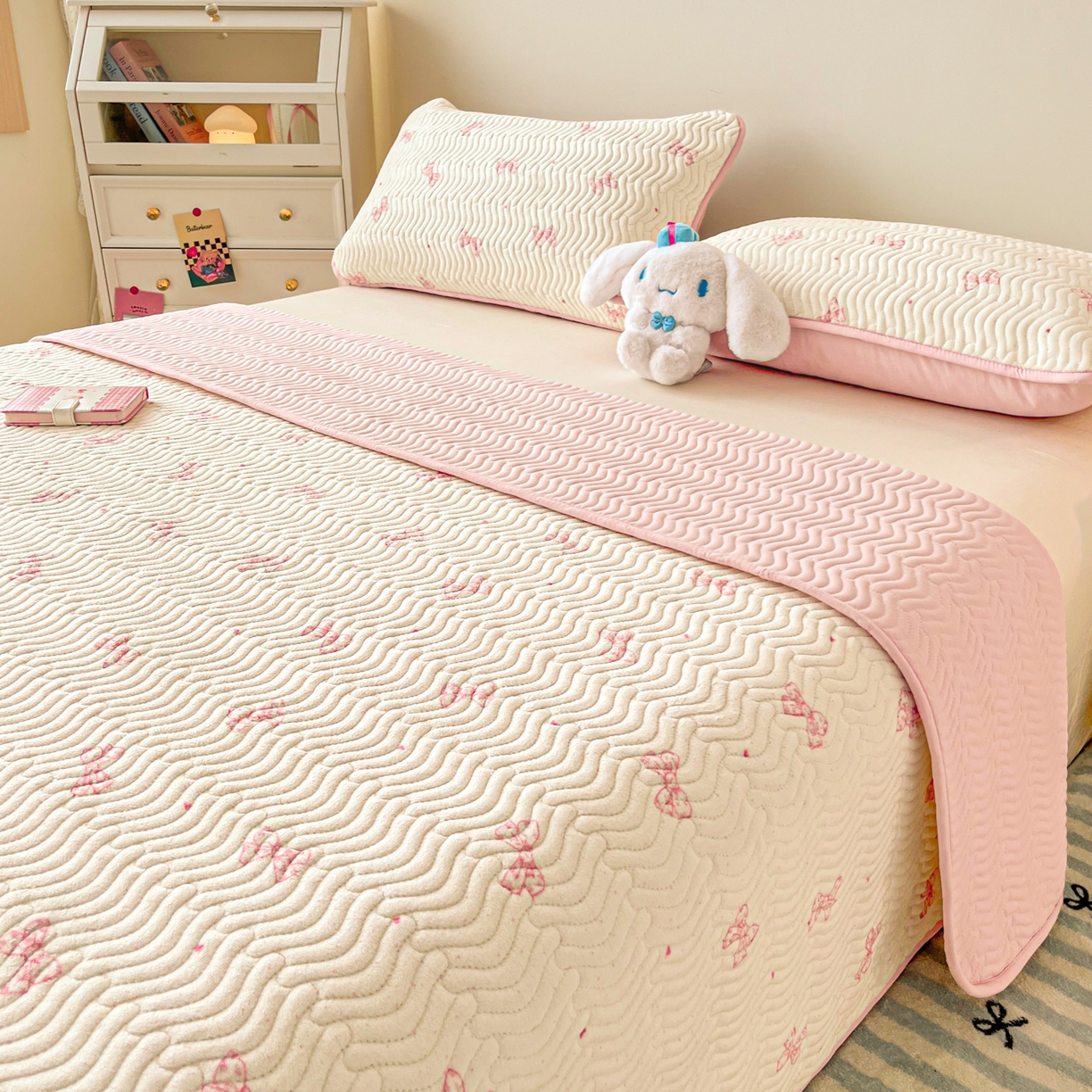 91家纺网 家纺一手货源 找家纺 蓝极人 2025新款牛奶绒印花床盖四季通用 床盖-桃漾绮梦