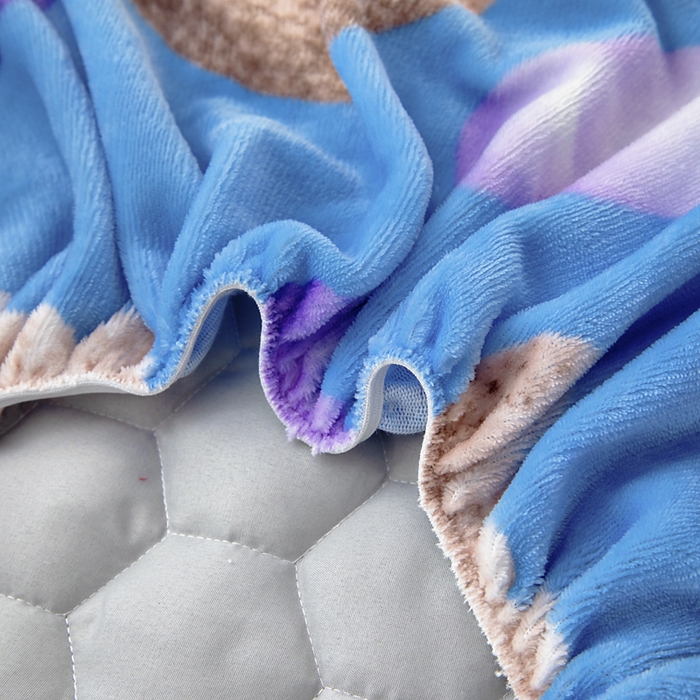 91家纺网 家纺一手货源 找家纺 情煊家纺 2025新款保暖牛奶绒夹棉床笠-花边款 童趣