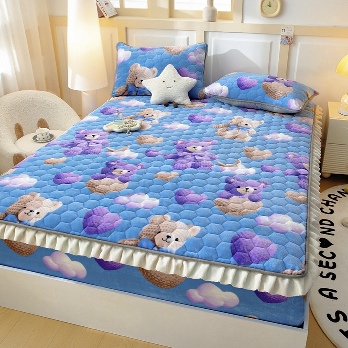 91家纺网 家纺一手货源 找家纺 情煊家纺 2025新款保暖牛奶绒夹棉床笠-花边款 童趣