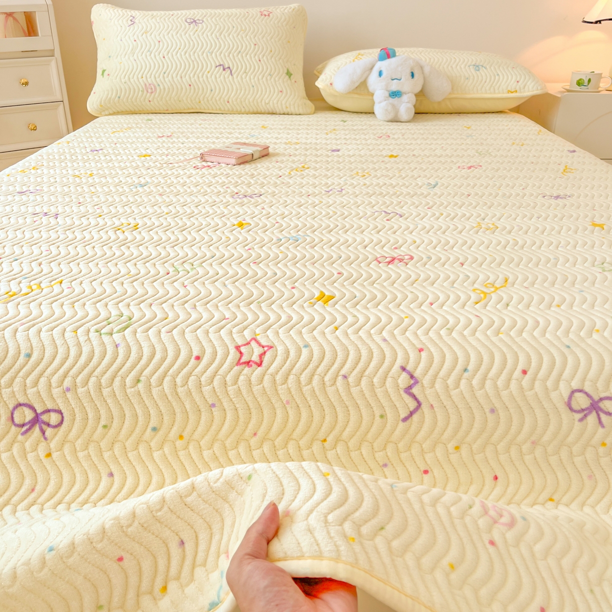 91家纺网 家纺一手货源 找家纺 蓝极人 2025新款牛奶绒印花床盖四季通用 床盖-星彩梦