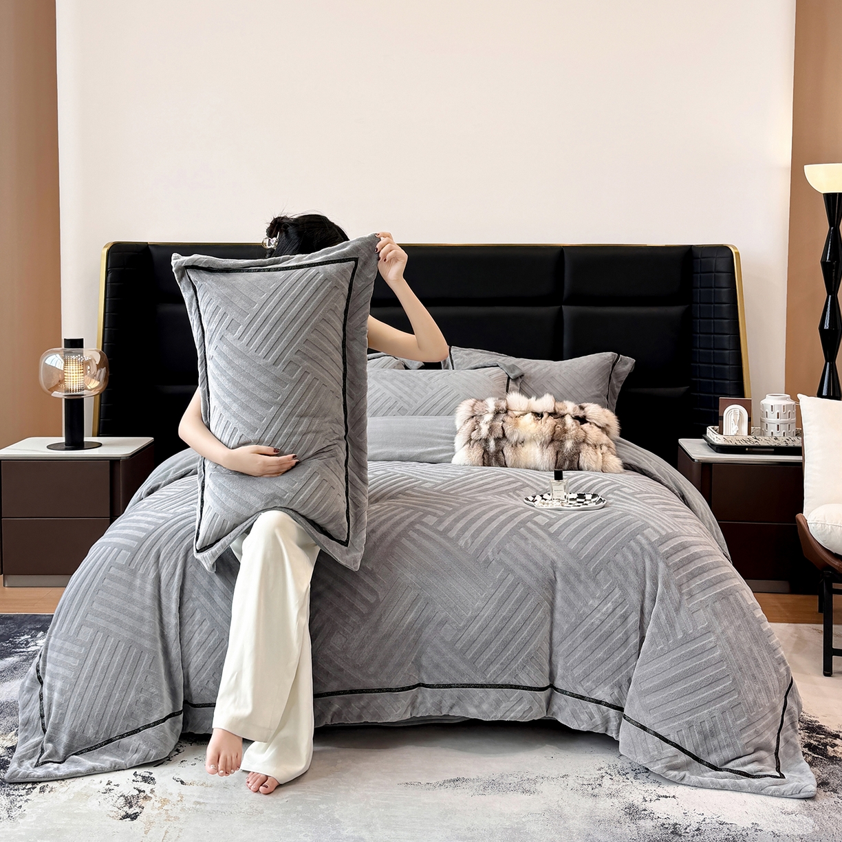 91家纺网 家纺一手货源 找家纺 家居1号家纺 2025新款230克全消光牛奶绒剪花四件套-暖意 暖意-绅士灰