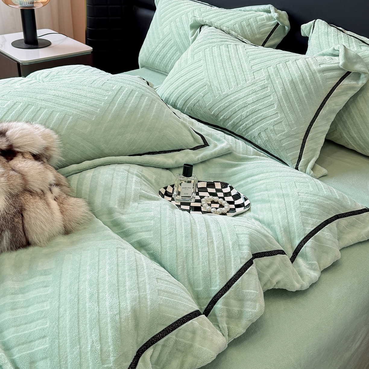 91家纺网 家纺一手货源 找家纺 家居1号家纺 2025新款230克全消光牛奶绒剪花四件套-暖意 暖意-果绿