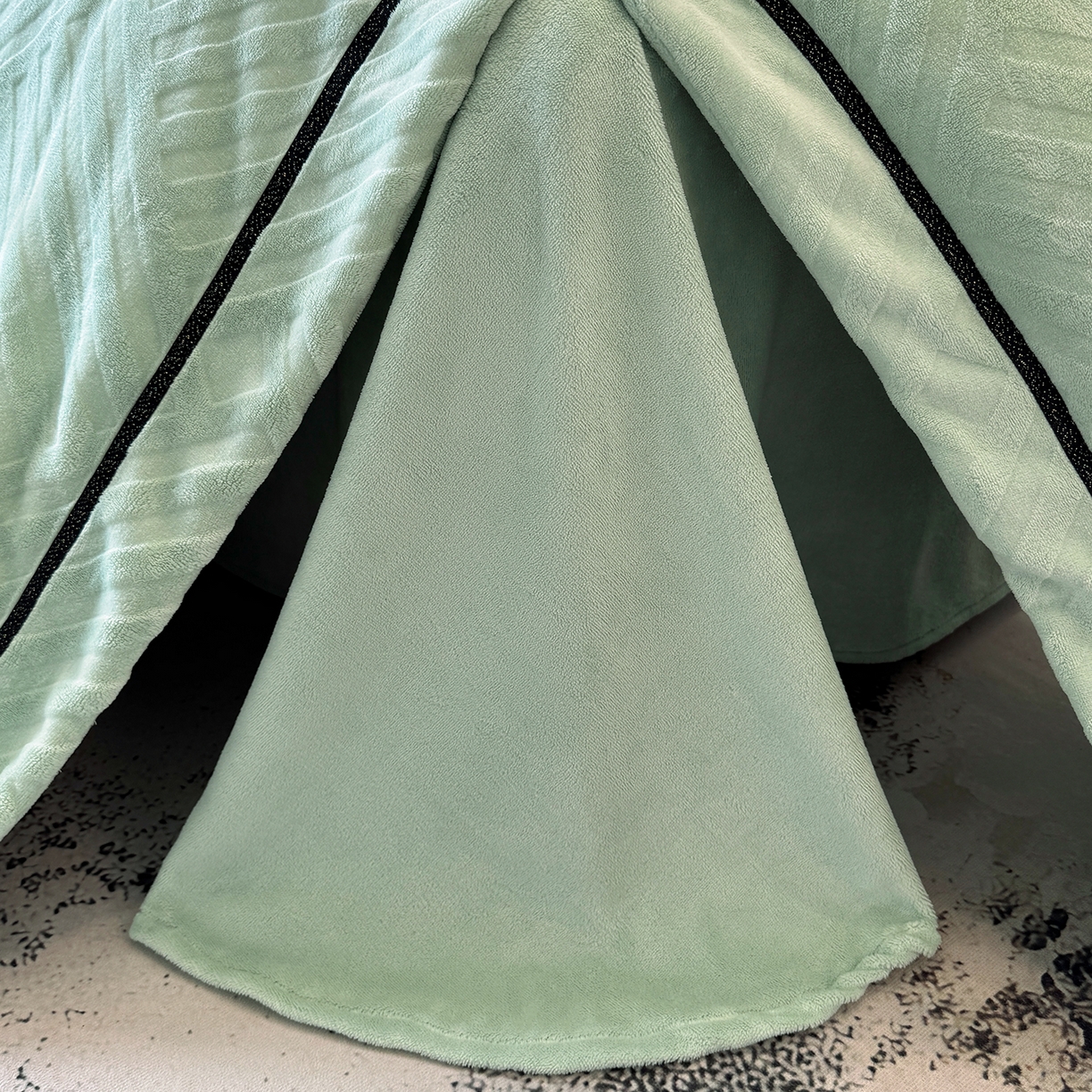 91家纺网 家纺一手货源 找家纺 家居1号家纺 2025新款230克全消光牛奶绒剪花四件套-暖意 暖意-果绿