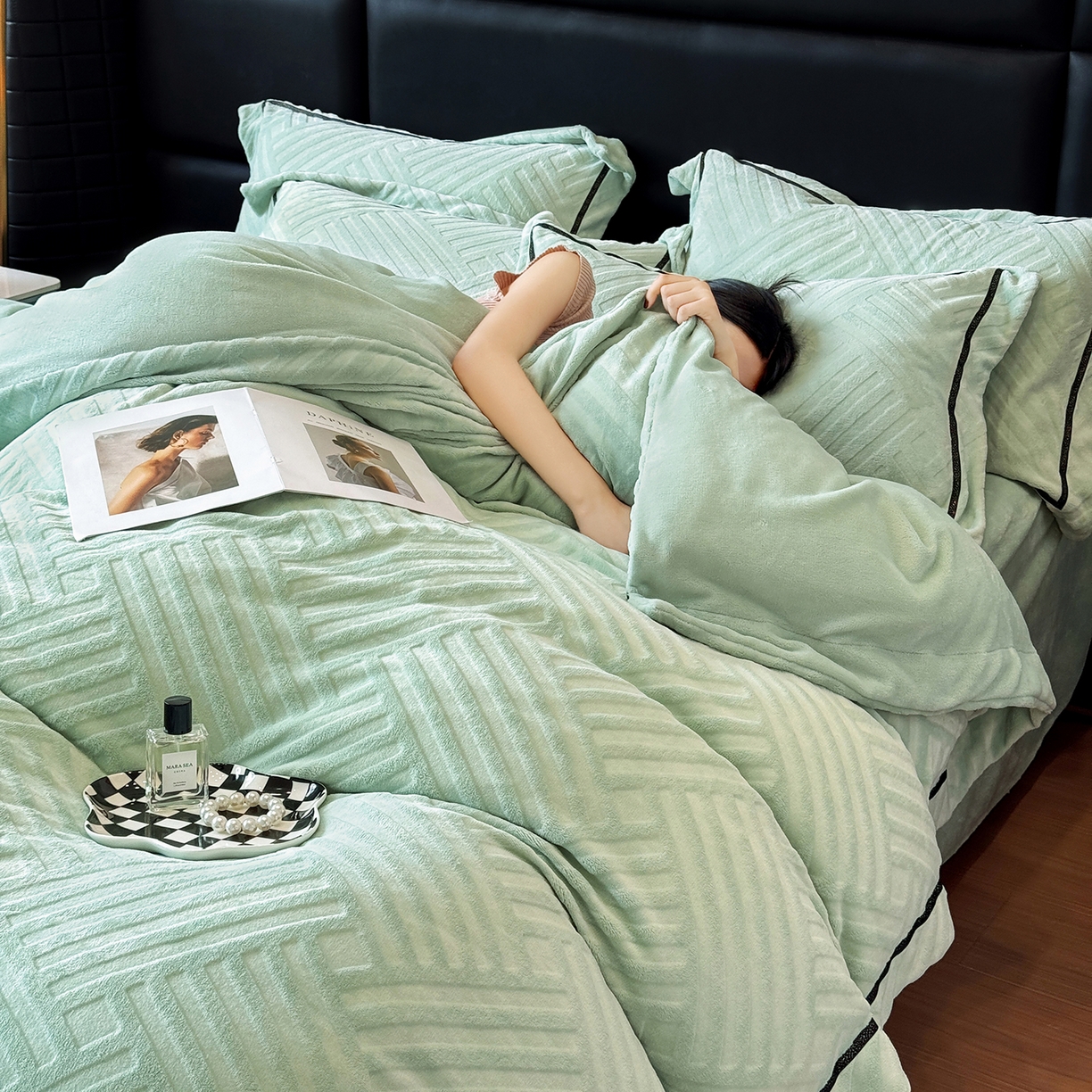 91家纺网 家纺一手货源 找家纺 家居1号家纺 2025新款230克全消光牛奶绒剪花四件套-暖意 暖意-果绿