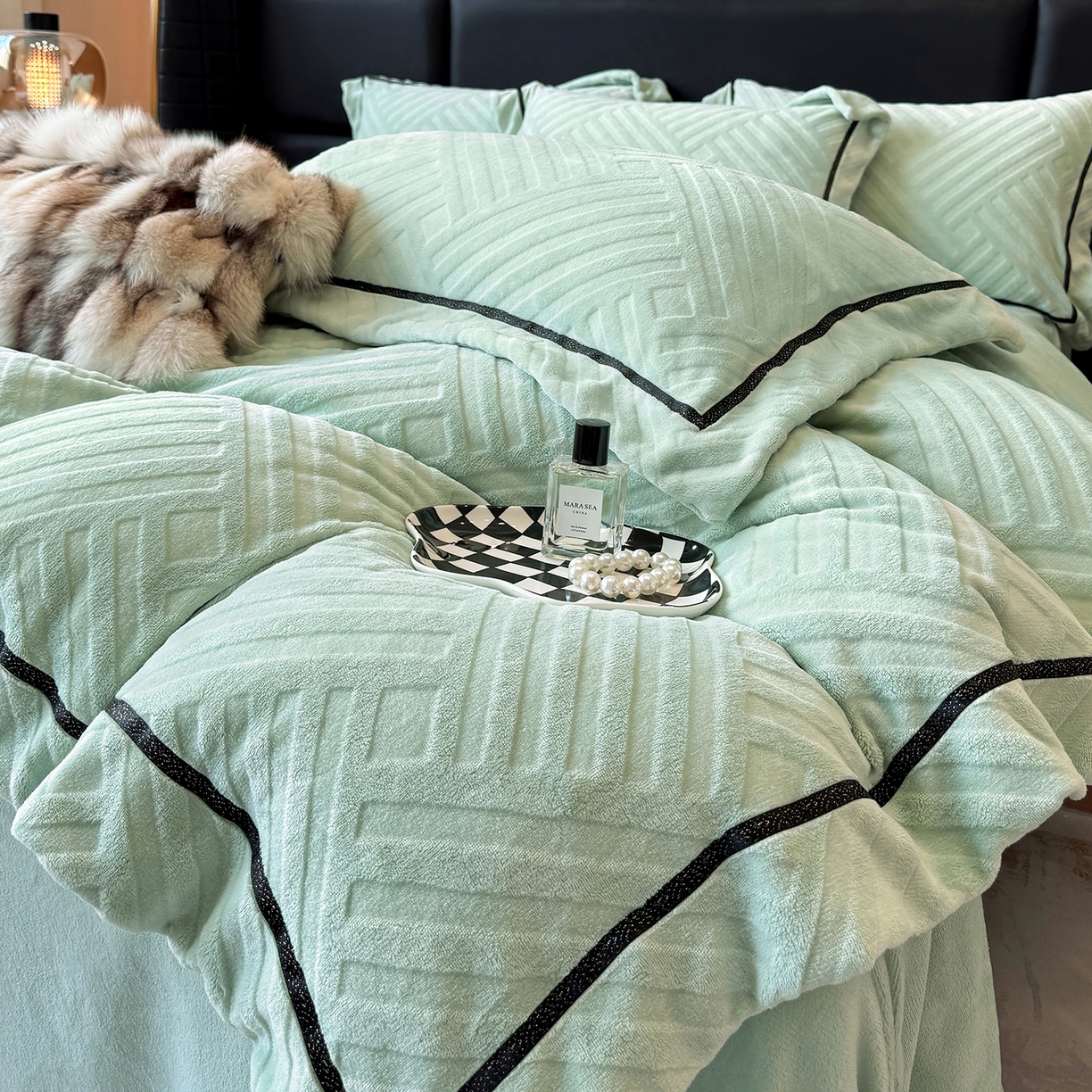 91家纺网 家纺一手货源 找家纺 家居1号家纺 2025新款230克全消光牛奶绒剪花四件套-暖意 暖意-果绿