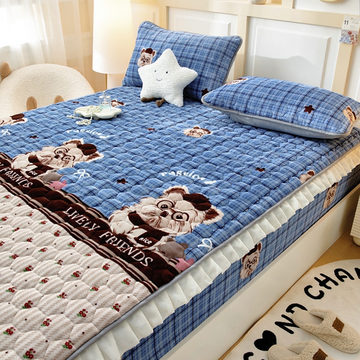 91家纺网 家纺一手货源 找家纺 情煊家纺 2025新款保暖牛奶绒夹棉床笠-花边款 西高地