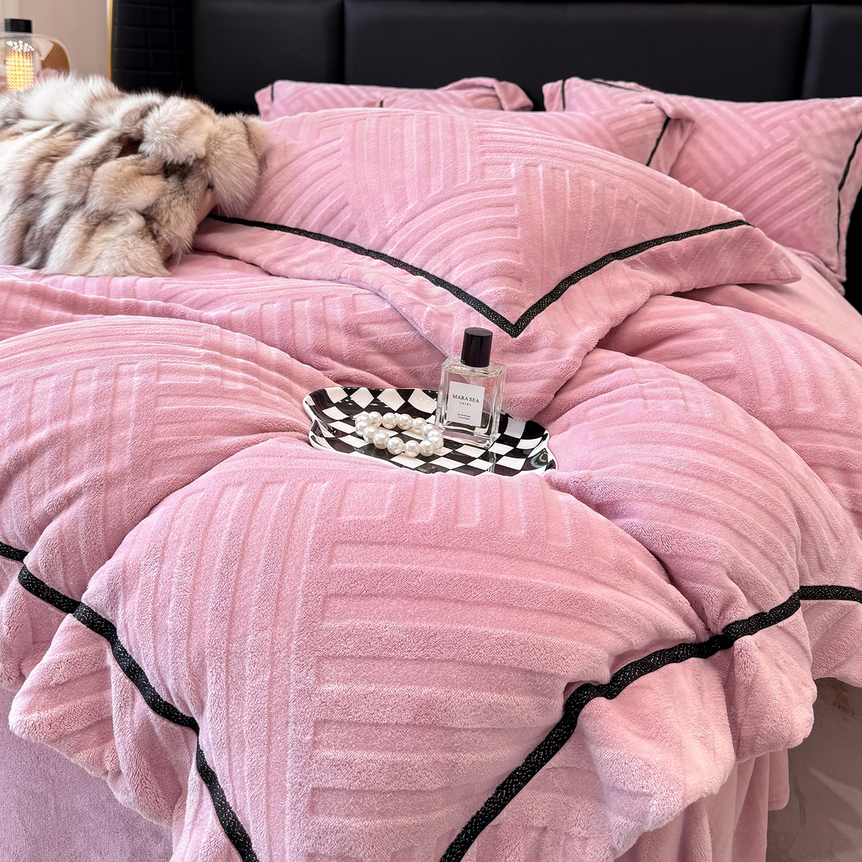 91家纺网 家纺一手货源 找家纺 （总）家居1号家纺 2025新款230克全消光牛奶绒剪花四件套-暖意