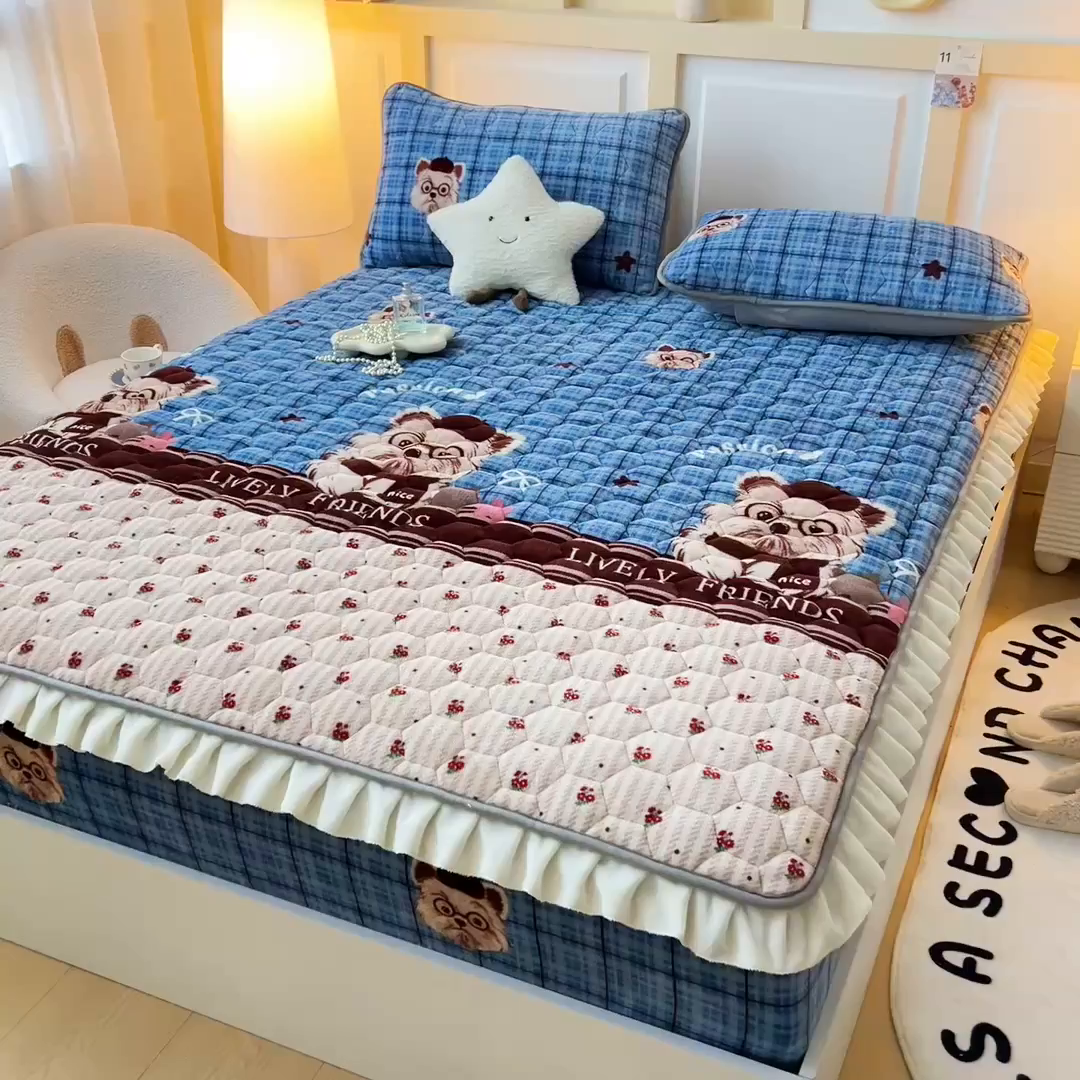 91家纺网 家纺一手货源 找家纺 情煊家纺 2025新款保暖牛奶绒夹棉床笠-花边款 西高地