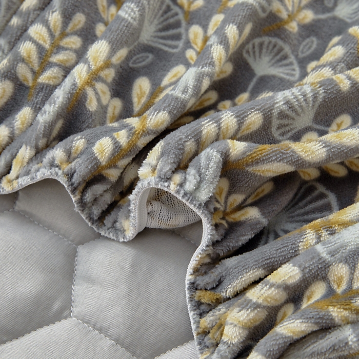 91家纺网 家纺一手货源 找家纺 情煊家纺 2025新款保暖牛奶绒夹棉床笠-花边款 银杏叶