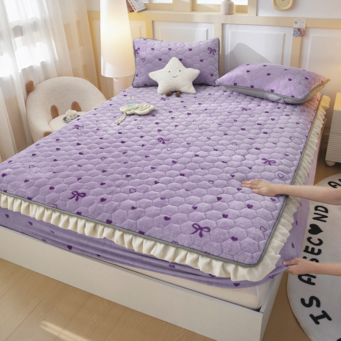 情煊家纺 2025新款保暖牛奶绒夹棉床笠-花边款 紫爱心