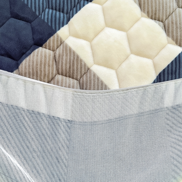 91家纺网 家纺一手货源 找家纺 情煊家纺 2025新款保暖牛奶绒夹棉床笠-花边款 蓝大格