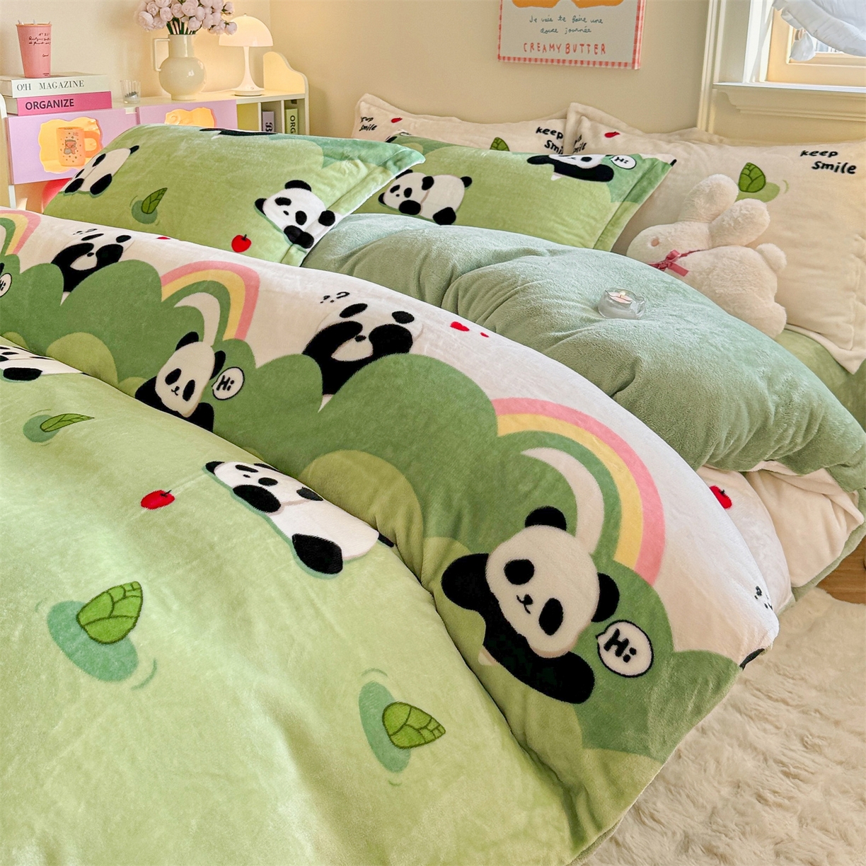 91家纺网 家纺一手货源 找家纺 名兮家居 2025秋冬新款加厚高克重牛奶绒单被套 彩虹熊猫-果绿