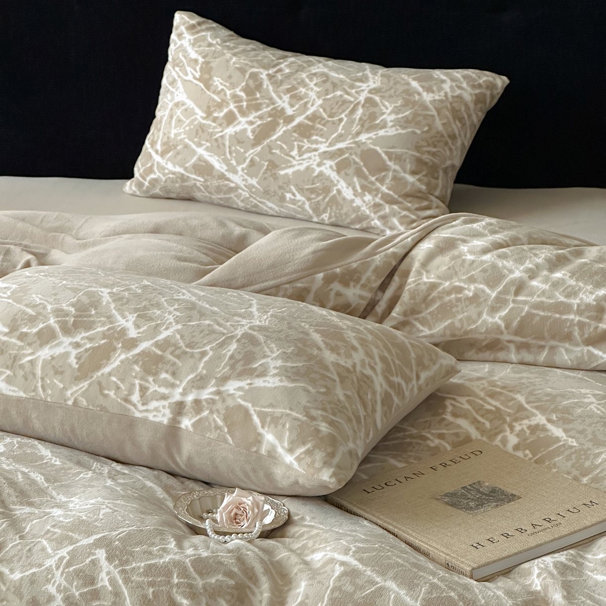 91家纺网 家纺一手货源 找家纺 （总）梦享生活家居 2025新款轻奢牛奶绒四件套系列