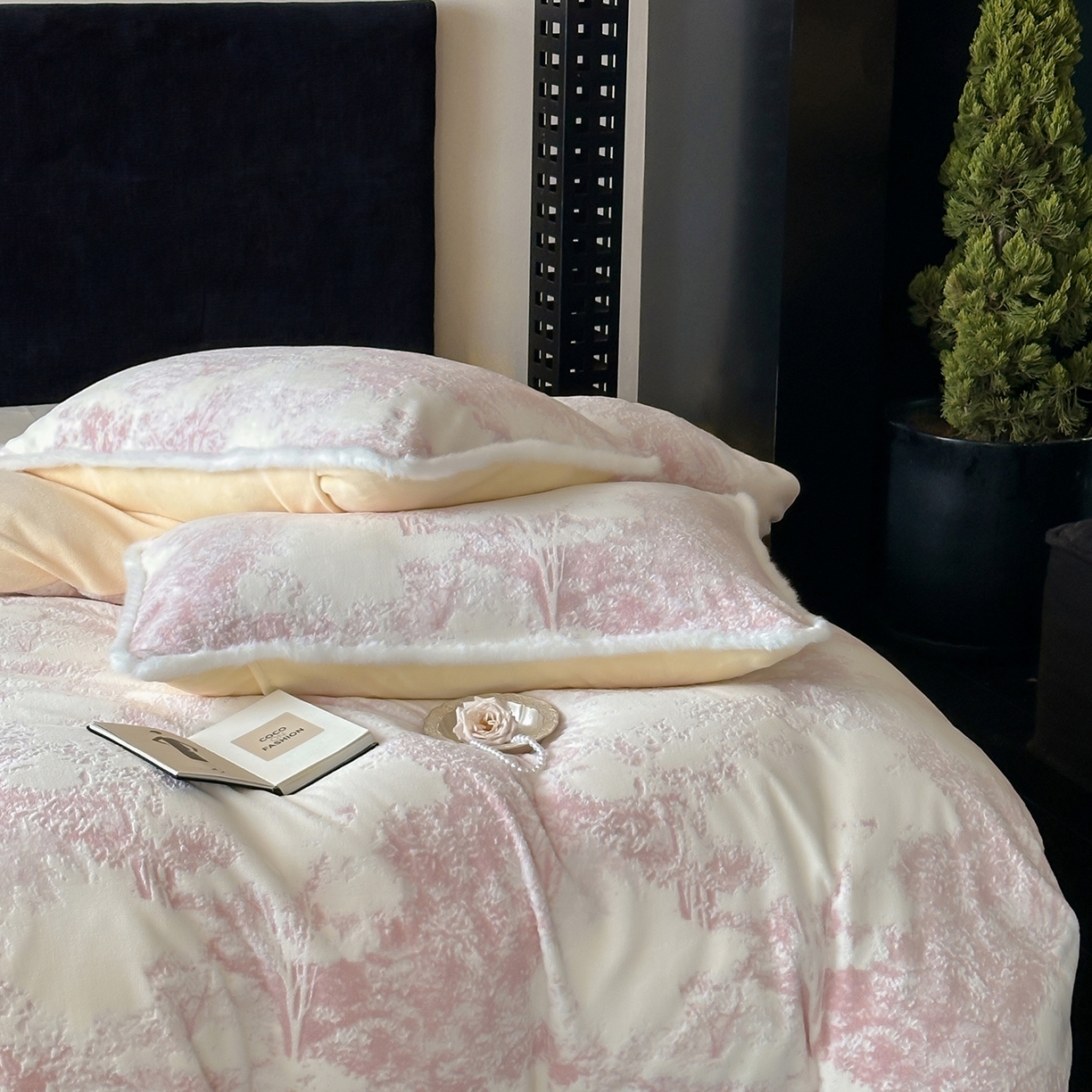 91家纺网 家纺一手货源 找家纺 梦享生活家居 2025新款轻奢牛奶绒四件套系列 莫奈粉