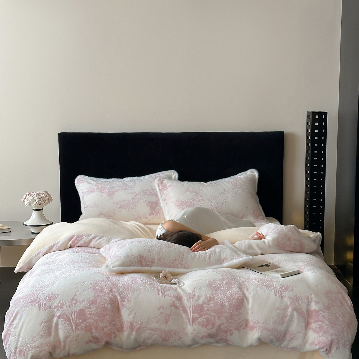 91家纺网 家纺一手货源 找家纺 梦享生活家居 2025新款轻奢牛奶绒四件套系列 莫奈粉