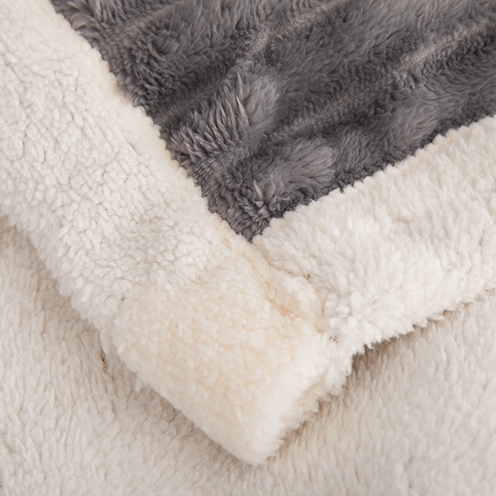 91家纺网 家纺一手货源 找家纺 楼兰公主毛毯专供 2025新款大抽条+羊羔绒绒毯盖毯毯子 双层大抽条+羊羔绒绒毯-浅灰