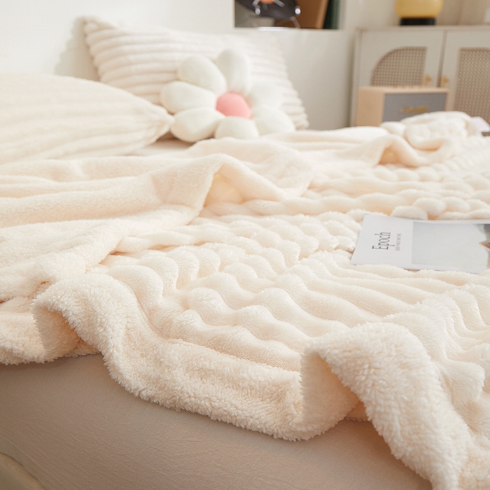 91家纺网 家纺一手货源 找家纺 楼兰公主毛毯专供 2025新款大抽条+羊羔绒绒毯盖毯毯子 双层大抽条+羊羔绒绒毯-雪白