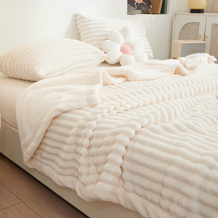 91家纺网 家纺一手货源 找家纺 楼兰公主毛毯专供 2025新款大抽条+羊羔绒绒毯盖毯毯子 双层大抽条+羊羔绒绒毯-雪白