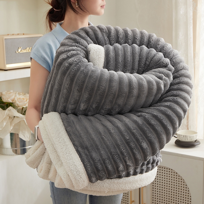 楼兰公主毛毯专供 2025新款大抽条+羊羔绒绒毯盖毯毯子 双层大抽条+羊羔绒绒毯-浅灰