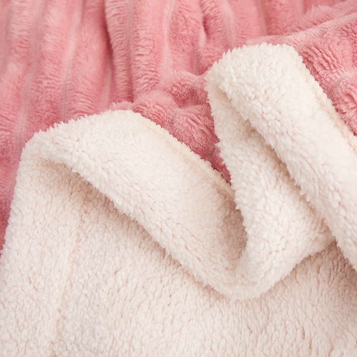 91家纺网 家纺一手货源 找家纺 楼兰公主毛毯专供 2025新款大抽条+羊羔绒绒毯盖毯毯子 双层大抽条+羊羔绒绒毯-豆粉