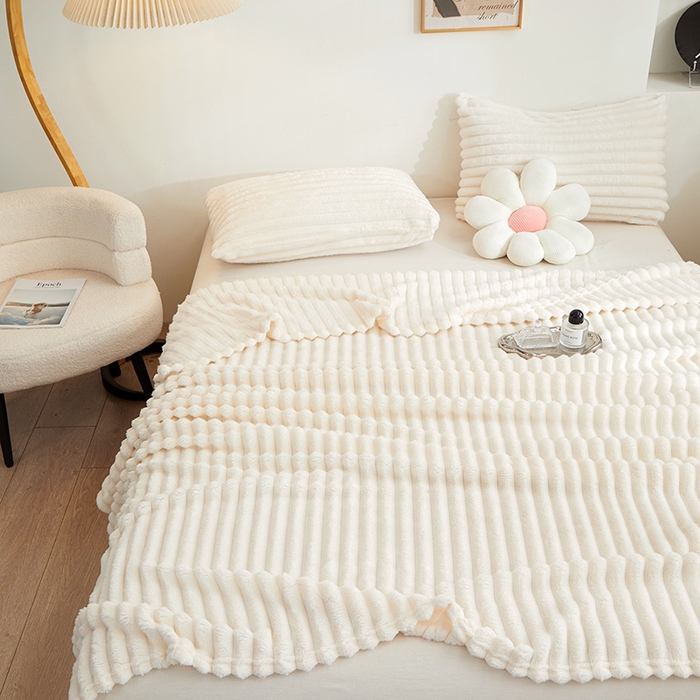 91家纺网 家纺一手货源 找家纺 楼兰公主毛毯专供 2025新款大抽条+羊羔绒绒毯盖毯毯子 单层大抽条绒毯- 雪白