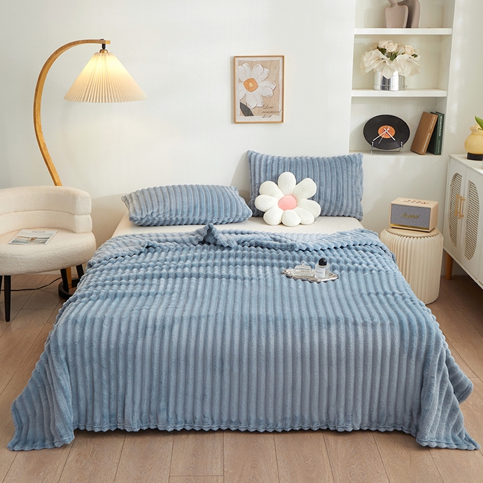 91家纺网 家纺一手货源 找家纺 楼兰公主毛毯专供 2025新款大抽条+羊羔绒绒毯盖毯毯子 单层大抽条绒毯-蓝灰