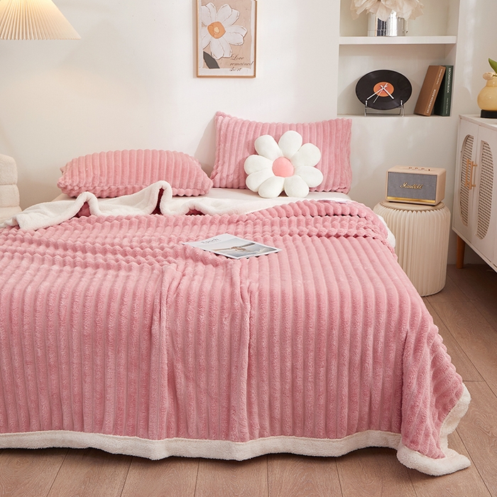 91家纺网 家纺一手货源 找家纺 楼兰公主毛毯专供 2025新款大抽条+羊羔绒绒毯盖毯毯子 双层大抽条+羊羔绒绒毯-豆粉