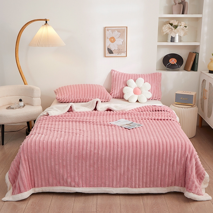 91家纺网 家纺一手货源 找家纺 楼兰公主毛毯专供 2025新款大抽条+羊羔绒绒毯盖毯毯子 双层大抽条+羊羔绒绒毯-豆粉