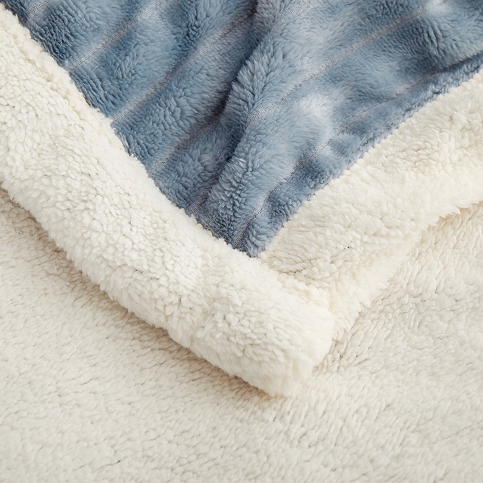 91家纺网 家纺一手货源 找家纺 楼兰公主毛毯专供 2025新款大抽条+羊羔绒绒毯盖毯毯子 双层大抽条+羊羔绒绒毯-蓝灰